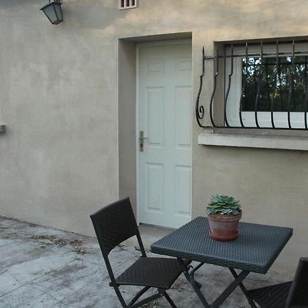 Chambre Privee Avec Parking Nîmes Exterior foto