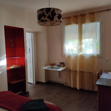 Chambre Privee Avec Parking Nîmes Exterior foto