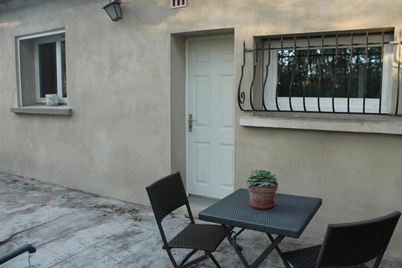 Chambre Privee Avec Parking Nîmes Exterior foto
